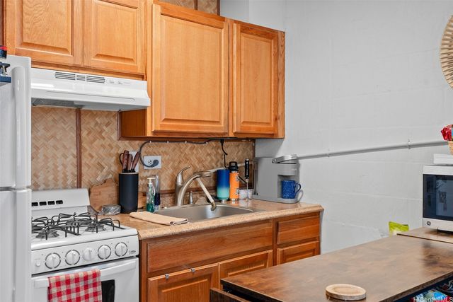 1867 Kaioo Drive 104, Honolulu, HI 96815