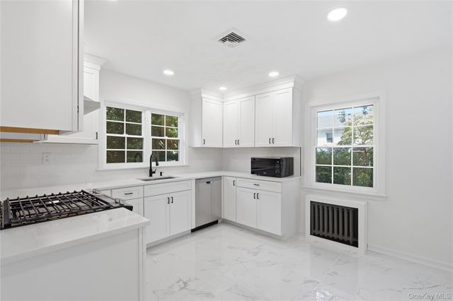 304 Kilburn Road S, Garden City, NY 11530