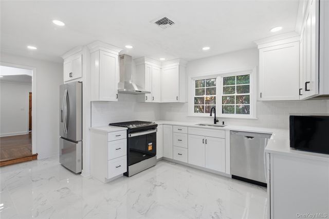 304 Kilburn Road S, Garden City, NY 11530