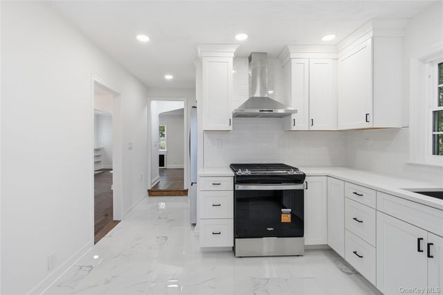 304 Kilburn Road S, Garden City, NY 11530
