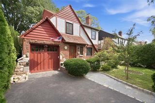 304 Kilburn Road S, Garden City, NY 11530