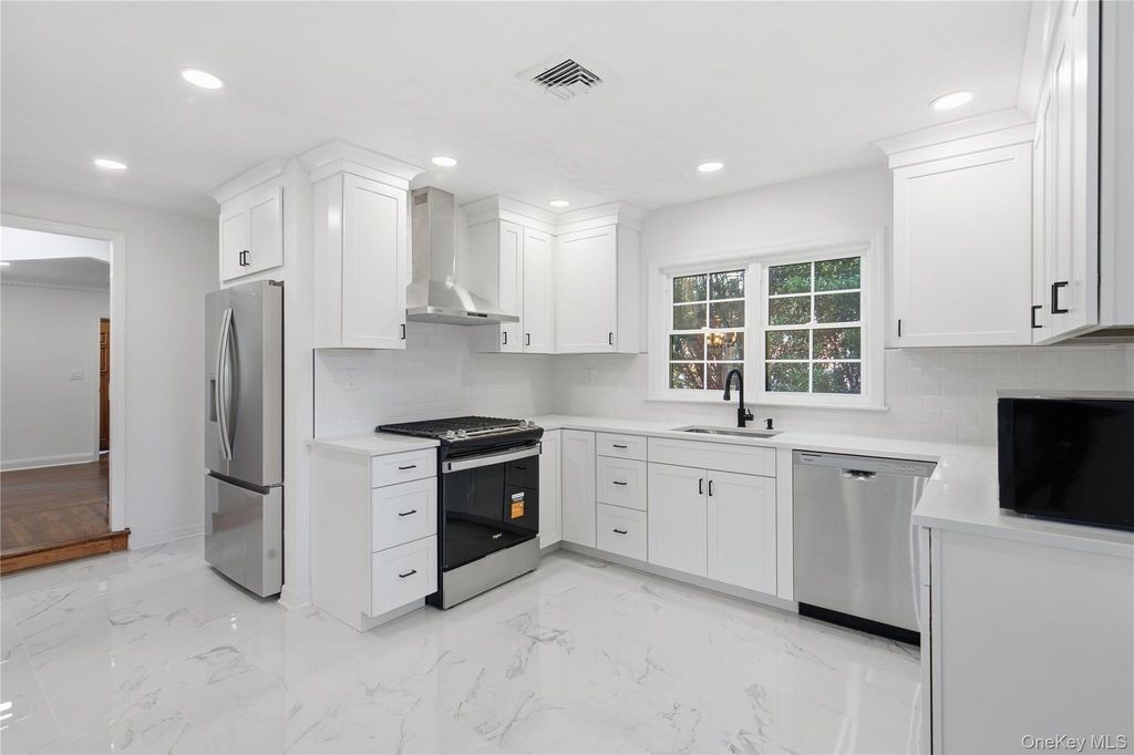 304 Kilburn Road S, Garden City, NY 11530 — photo 5