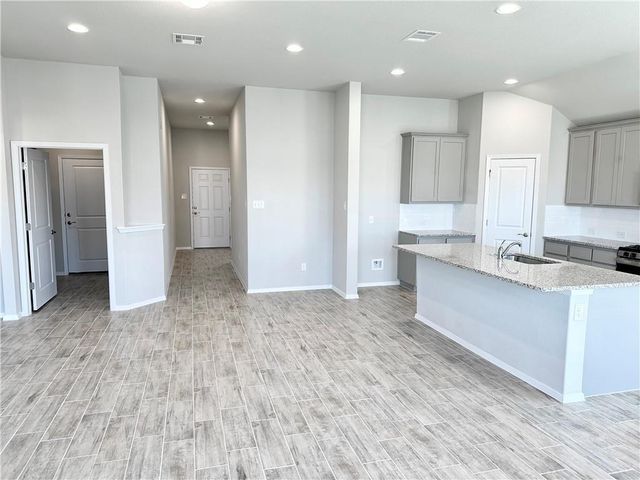 131 Spiny Lizard LN, San Marcos, TX 78666