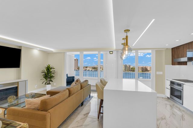 550 S Ocean Boulevard 1009, Boca Raton, FL 33432