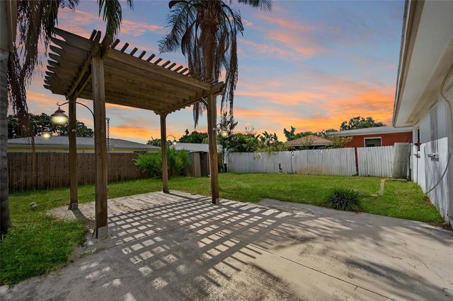 2127 SCOTLAND DRIVE, Clearwater, FL 33763