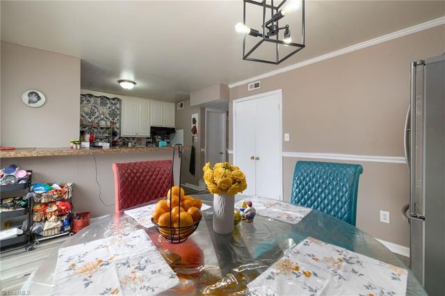 5705 Bramblegate Road A, Greensboro, NC 27409