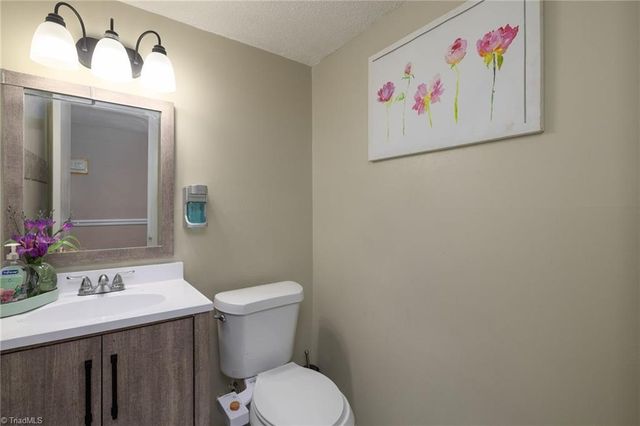 5705 Bramblegate Road A, Greensboro, NC 27409