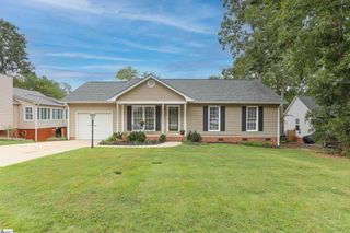 307 Oak Valley Drive, Simpsonville, SC 29681