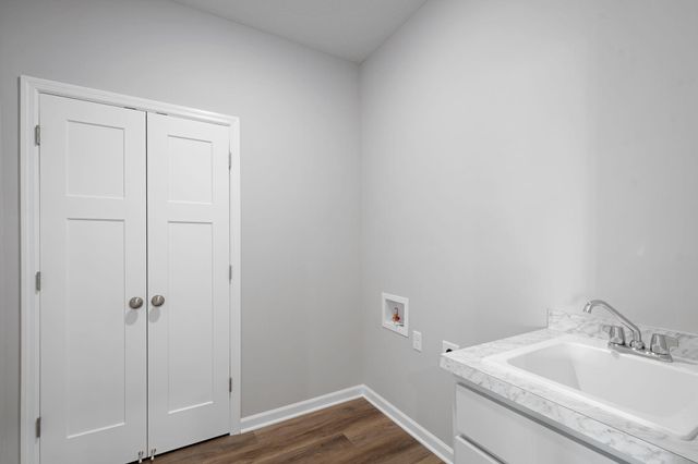 1186 Woods Creek Drive S, Delano, MN 55328