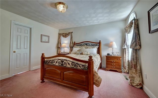 101 Lexington Drive, St Clairsville, OH 43950