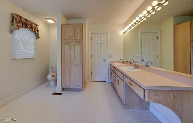 101 Lexington Drive, St Clairsville, OH 43950