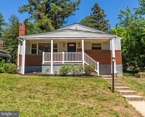 2303 LYNDHURST AVE, Baltimore, MD 21216