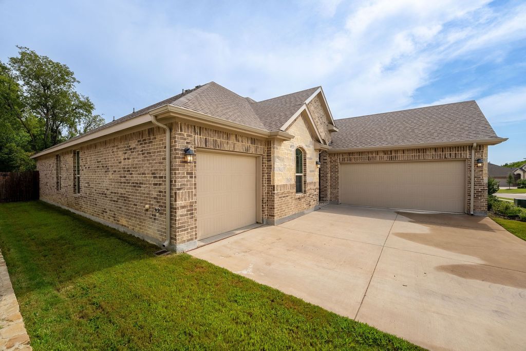 3724 Walnut Ridge Drive, Grand Prairie, TX 76065
