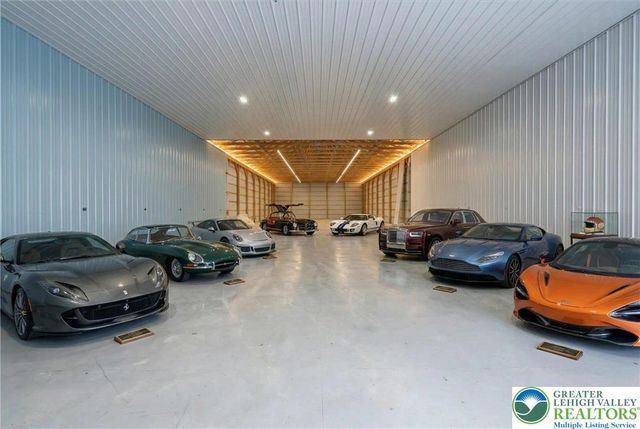 901 Meyer Road, Bushkill Twp, PA 18064