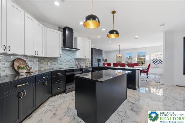 901 Meyer Road, Bushkill Twp, PA 18064