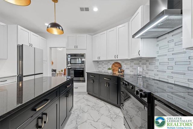 901 Meyer Road, Bushkill Twp, PA 18064