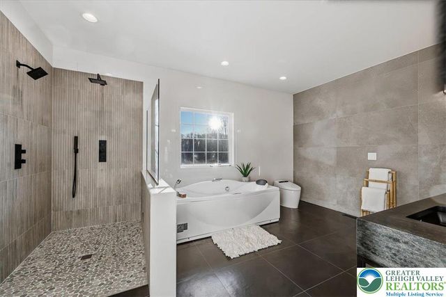 901 Meyer Road, Bushkill Twp, PA 18064