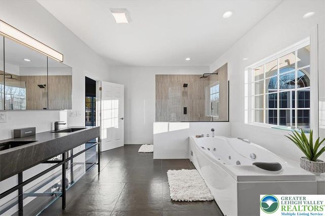 901 Meyer Road, Bushkill Twp, PA 18064