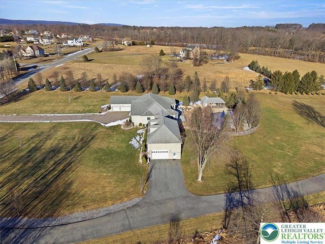 901 Meyer Road, Bushkill Twp, PA 18064