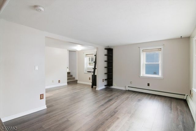 326 Market St, Belvidere Twp., NJ 07823