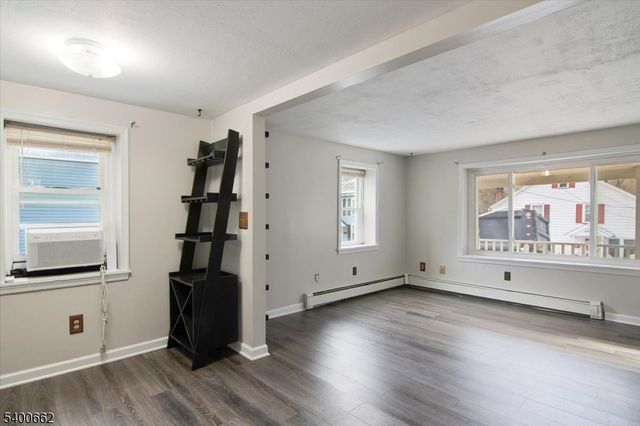 326 Market St, Belvidere Twp., NJ 07823