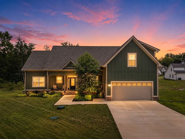 3002 Bootknife Dr, Bell Buckle, TN 37020
