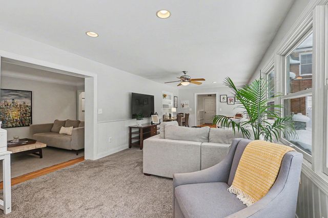 950 San Jose Drive Se, East Grand Rapids, MI 49506