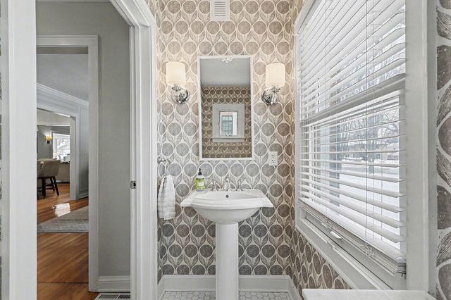 950 San Jose Drive Se, East Grand Rapids, MI 49506