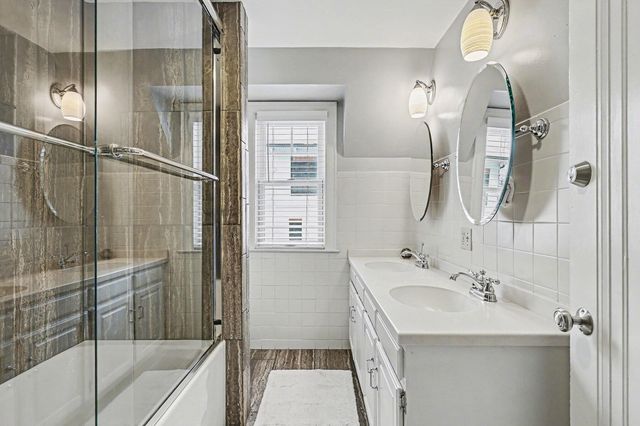 950 San Jose Drive Se, East Grand Rapids, MI 49506