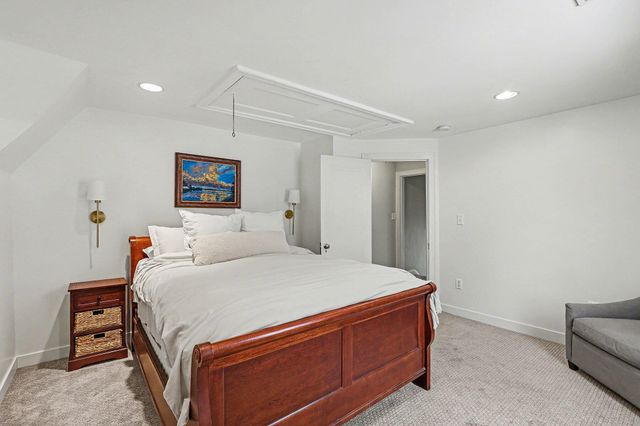 950 San Jose Drive Se, East Grand Rapids, MI 49506