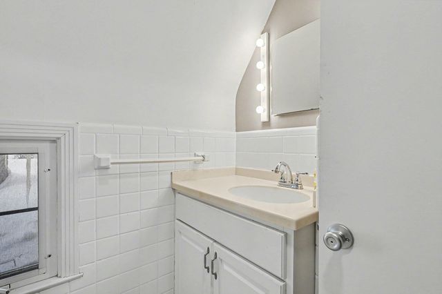 950 San Jose Drive Se, East Grand Rapids, MI 49506