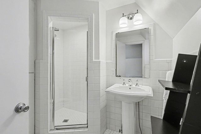 950 San Jose Drive Se, East Grand Rapids, MI 49506