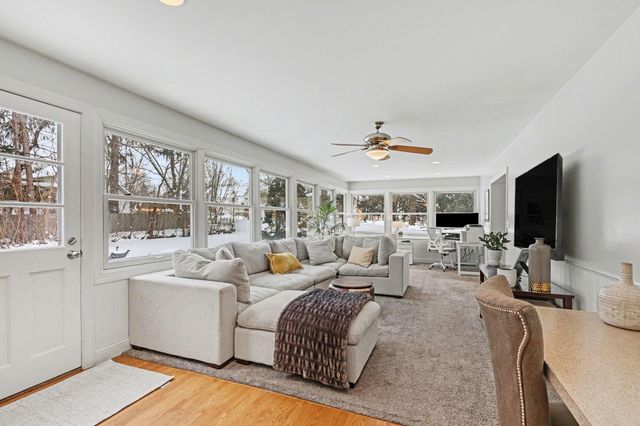 950 San Jose Drive Se, East Grand Rapids, MI 49506