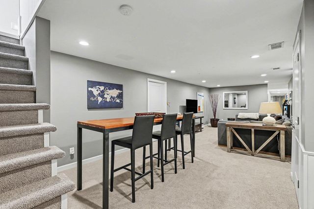 950 San Jose Drive Se, East Grand Rapids, MI 49506