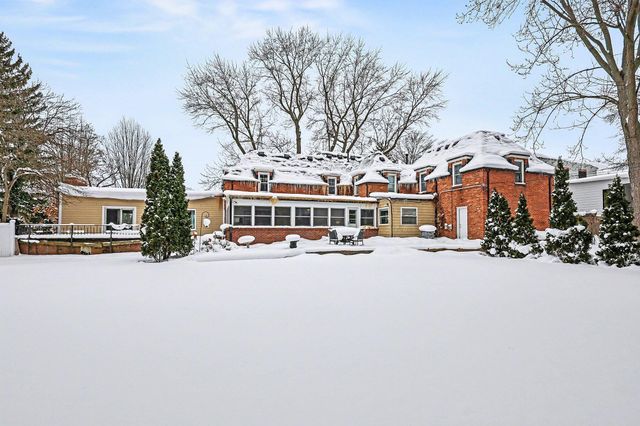 950 San Jose Drive Se, East Grand Rapids, MI 49506