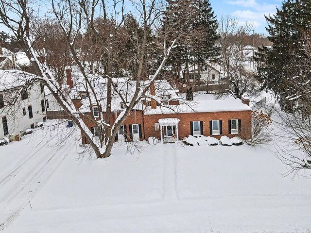 950 San Jose Drive Se, East Grand Rapids, MI 49506