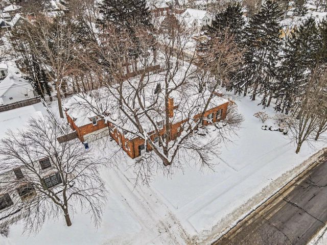 950 San Jose Drive Se, East Grand Rapids, MI 49506