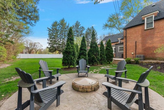 950 San Jose Drive Se, East Grand Rapids, MI 49506
