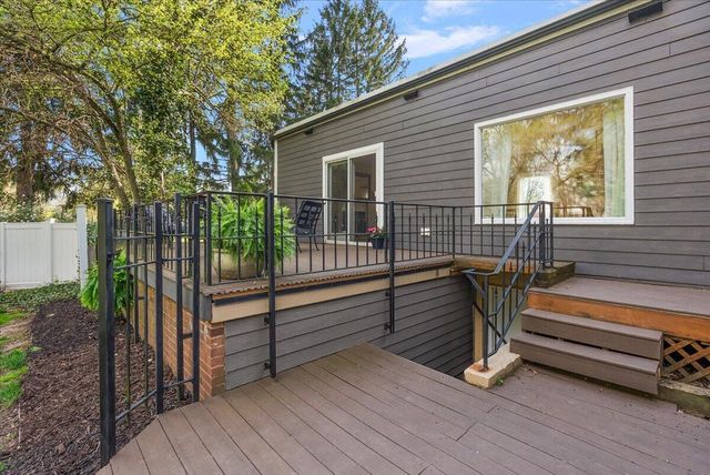 950 San Jose Drive Se, East Grand Rapids, MI 49506