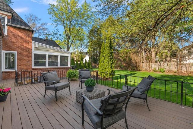 950 San Jose Drive Se, East Grand Rapids, MI 49506