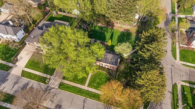 950 San Jose Drive Se, East Grand Rapids, MI 49506