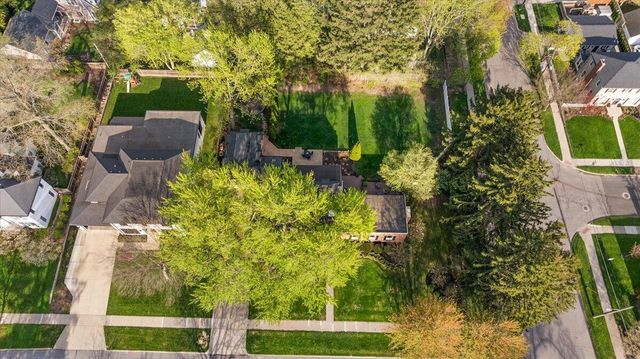 950 San Jose Drive Se, East Grand Rapids, MI 49506