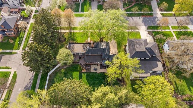 950 San Jose Drive Se, East Grand Rapids, MI 49506