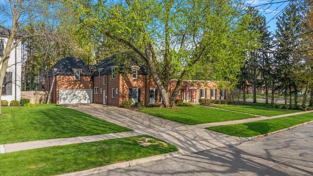 950 San Jose Drive Se, East Grand Rapids, MI 49506
