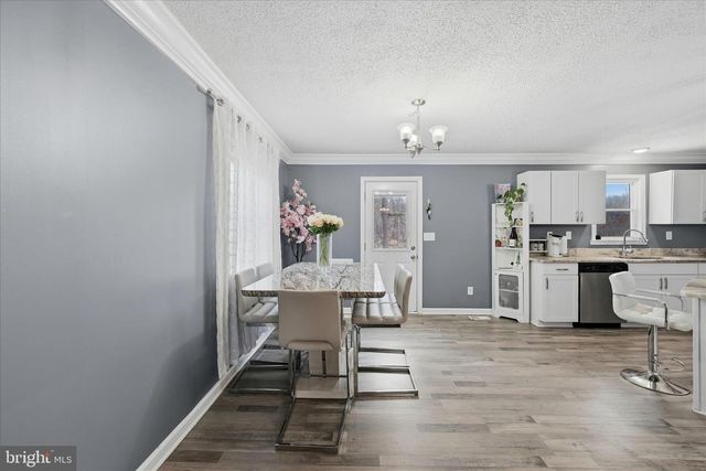 911 WALNUT DR, Fredericksburg, VA 22405