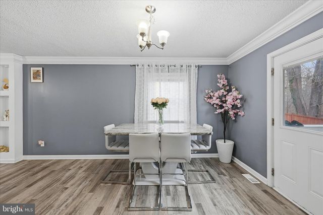 911 WALNUT DR, Fredericksburg, VA 22405