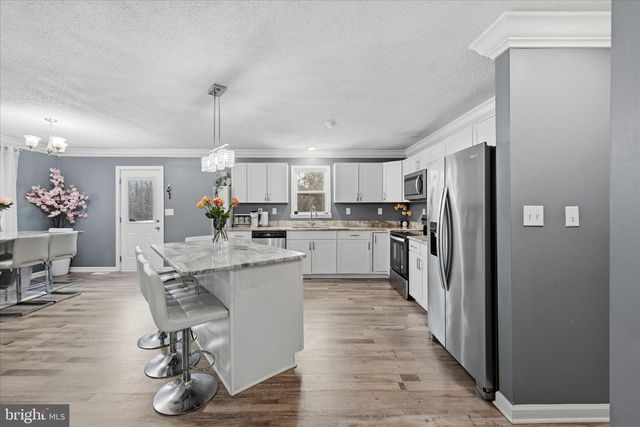 911 WALNUT DR, Fredericksburg, VA 22405