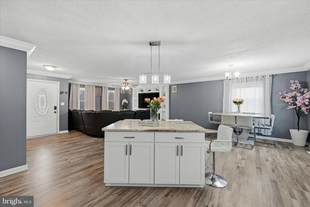 911 WALNUT DR, Fredericksburg, VA 22405