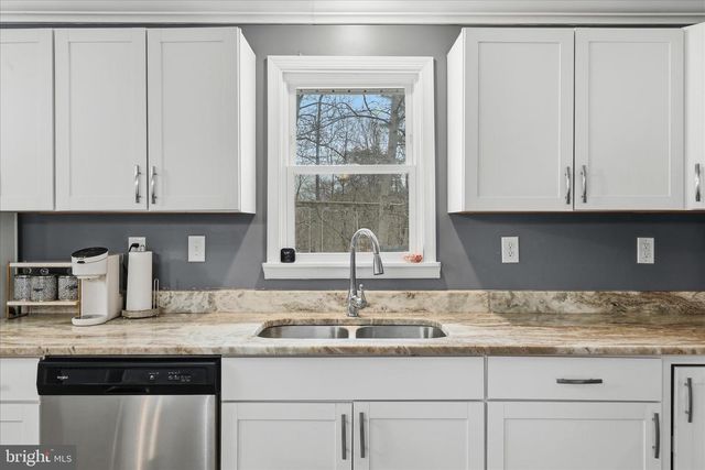 911 WALNUT DR, Fredericksburg, VA 22405