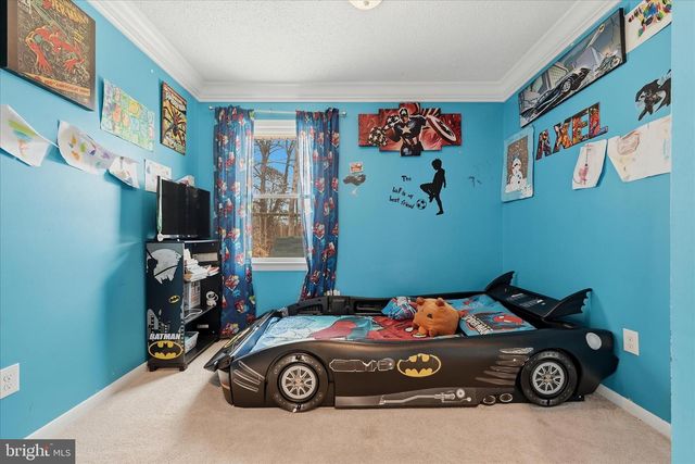 911 WALNUT DR, Fredericksburg, VA 22405